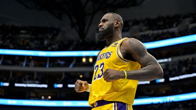 四万分倒计时！詹姆斯砍25分率队取胜 剩下409分或需17场打破