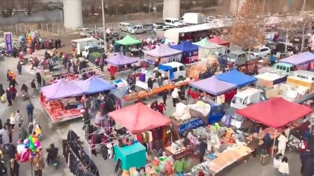 济南市历城区:年底逛大集 品味地道年味