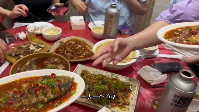 简阳美食攻略,一家肥肠店一家烧烤,尤其烧烤那个,顶火了的2#探店