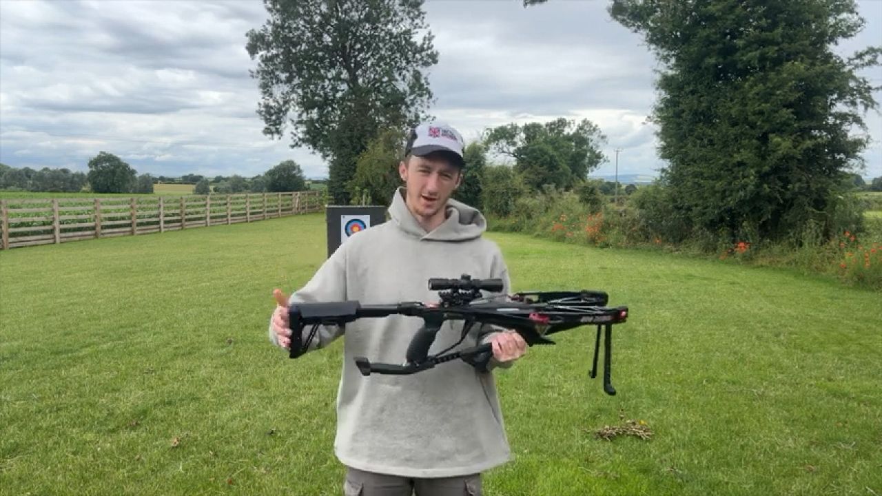 国外合法拍摄黑风t2/黑风t3瑞文系列复合弩弓户外打靶娱乐性能测试