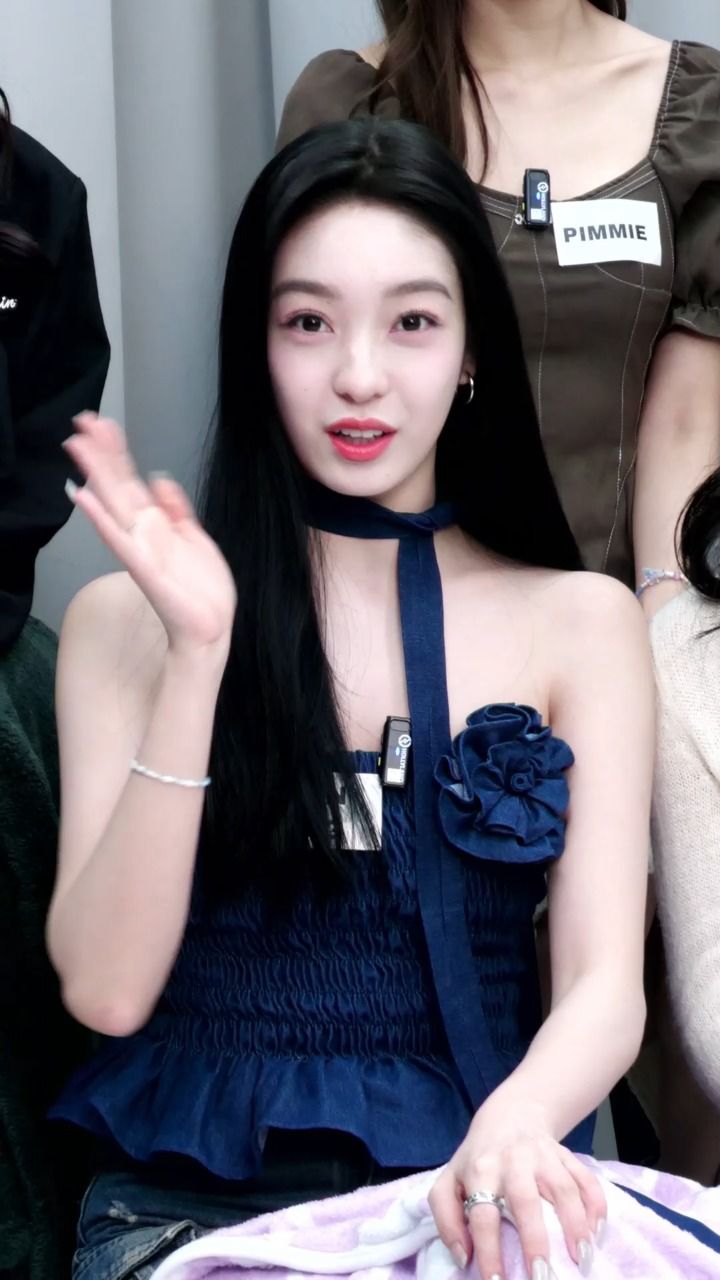 田轩宁直播录屏打招呼,温柔美貌,请大家多多支持