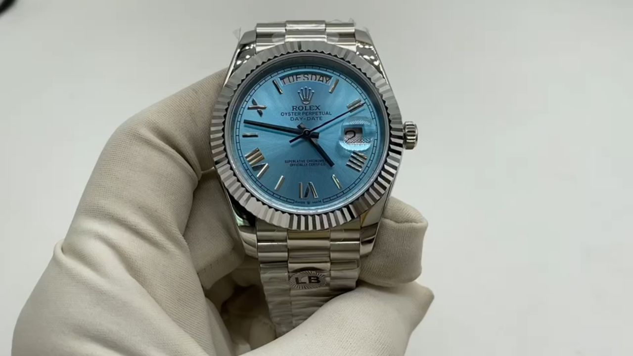 lb劳力士蚝式恒动星期日历型系列m228236-0018冰蓝盘40mm腕表评测