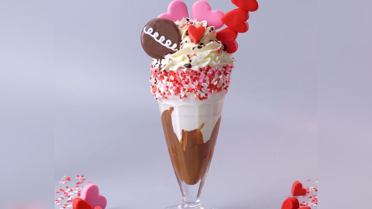 巧手匠心,用巧克力装饰冰淇淋甜品世界