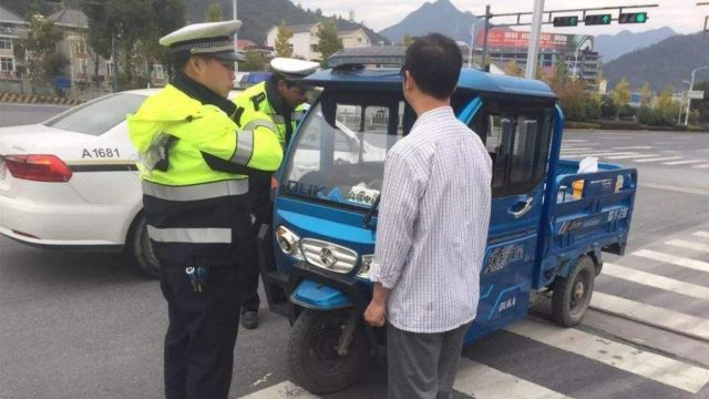 农民的福音来了,电动三轮车放宽要求,老农:早该这样了