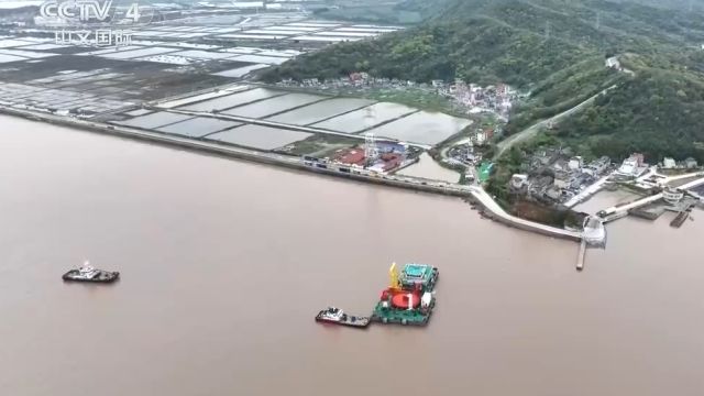 浙江舟山:全国首条全流程机械化作业海缆施工进入冲刺阶段