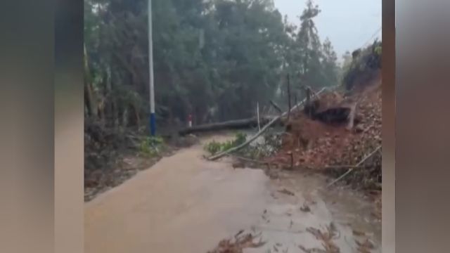 关注强对流天气,广西贺州:突降大雨,局地出现山体塌方等险情