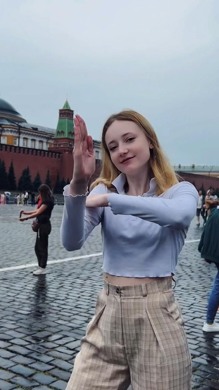 谁会拒绝一个长得漂亮,还会跳舞的俄罗斯女生?