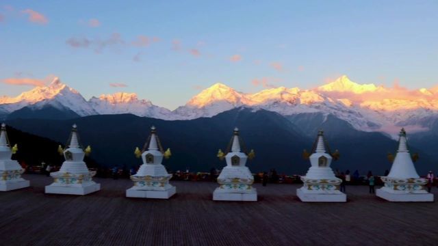 世界的“香格里拉”ⷮŠ迪庆精品旅游线路:通往梅里雪山的旅程