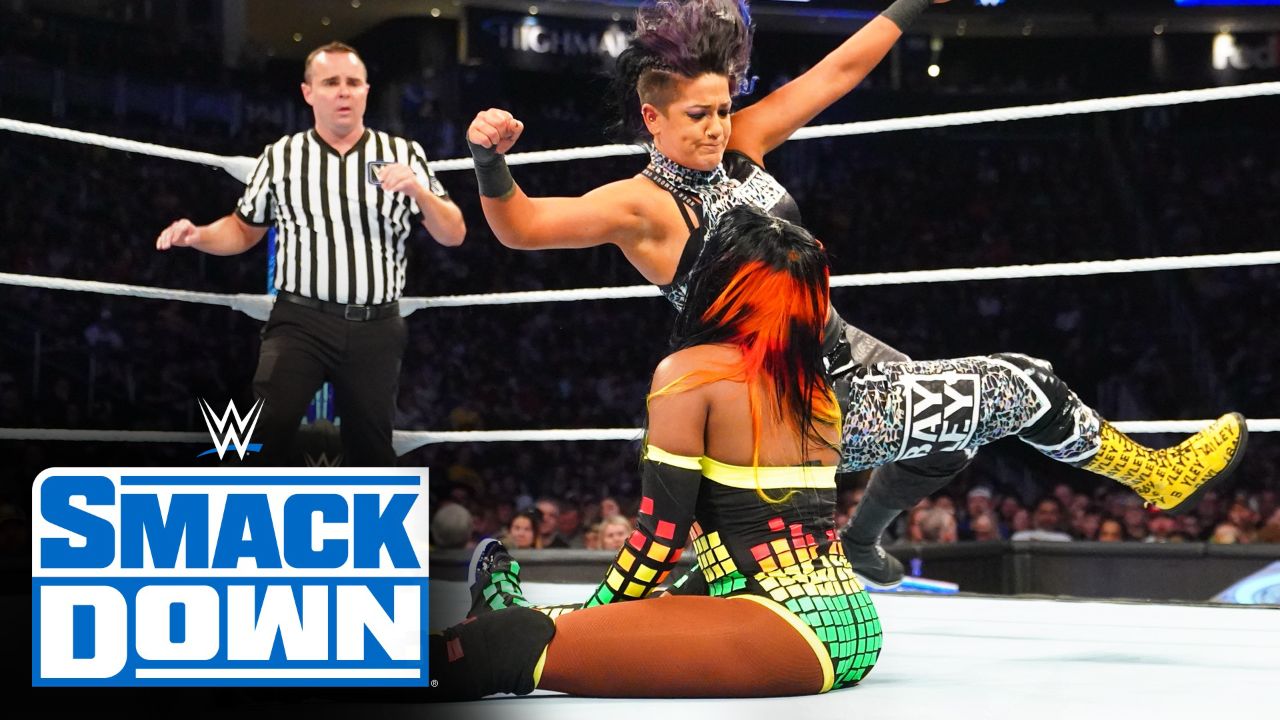 打到场外!娜欧米挑战wwe女子冠军贝莉