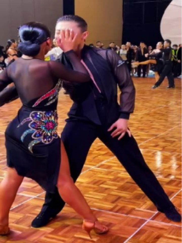 马笛贾贾牌狗粮,好吃是好吃,就是有点虐狗,太甜了