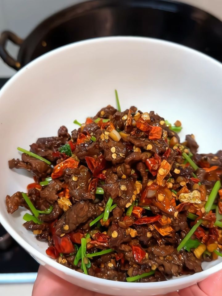 这个干煸牛肉真的绝了,有空一定要试试,真的太香了!#下饭菜 #家常菜