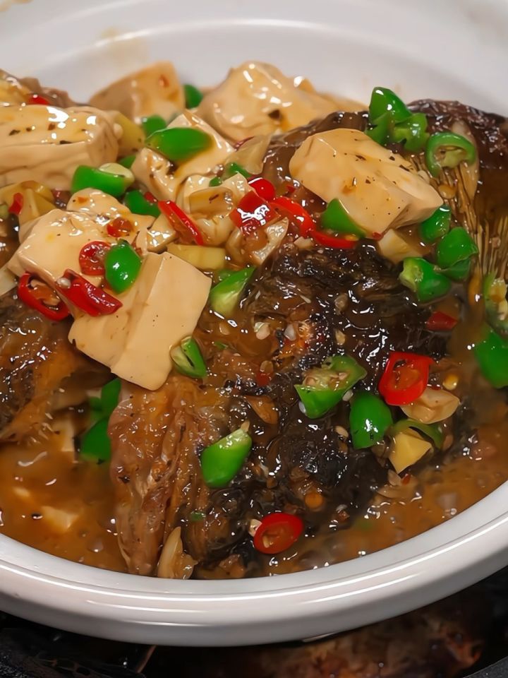 一看就会的鱼头焖豆腐,真的太香了 #家常菜 #下饭菜