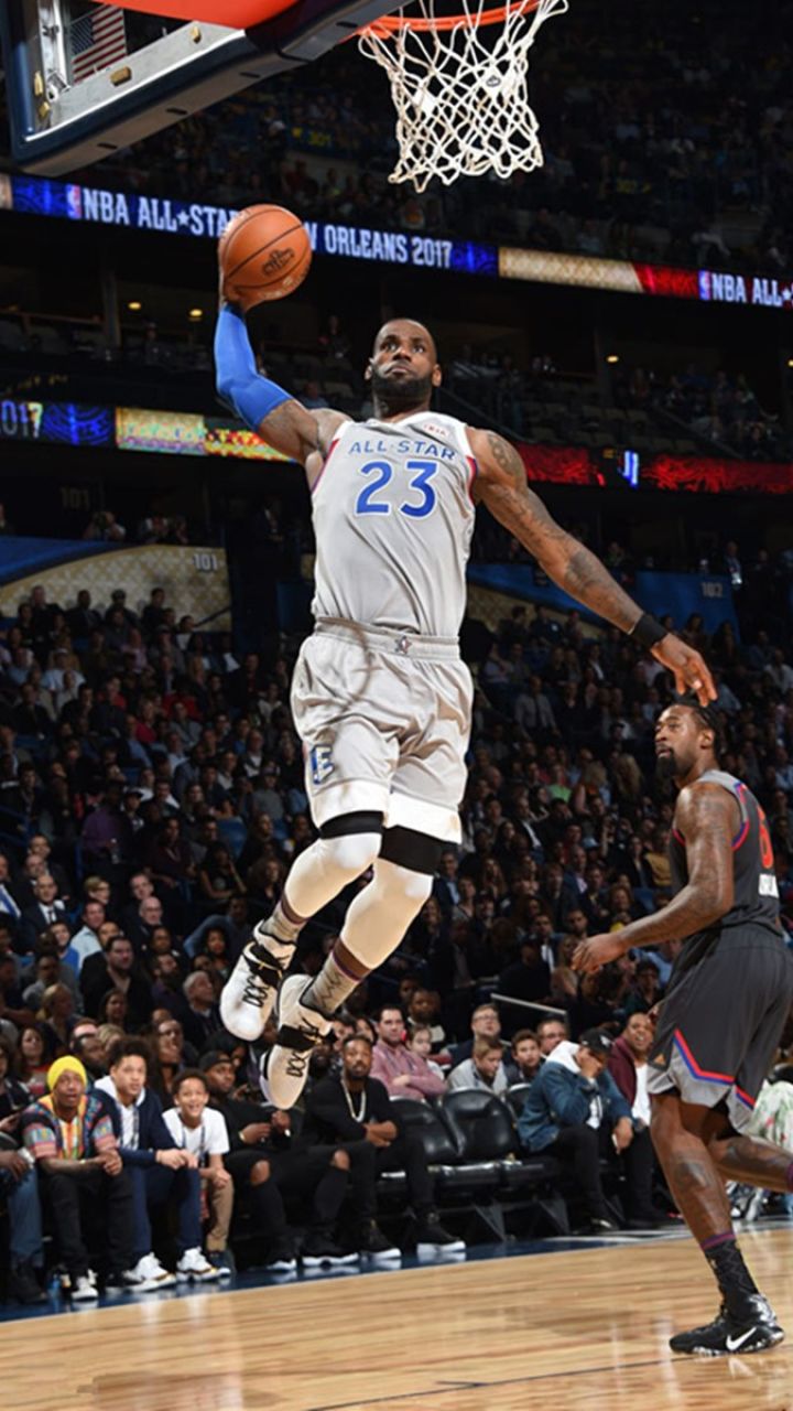 【nba超搞笑】勒布朗詹姆斯装大发了,把自己都逗笑了