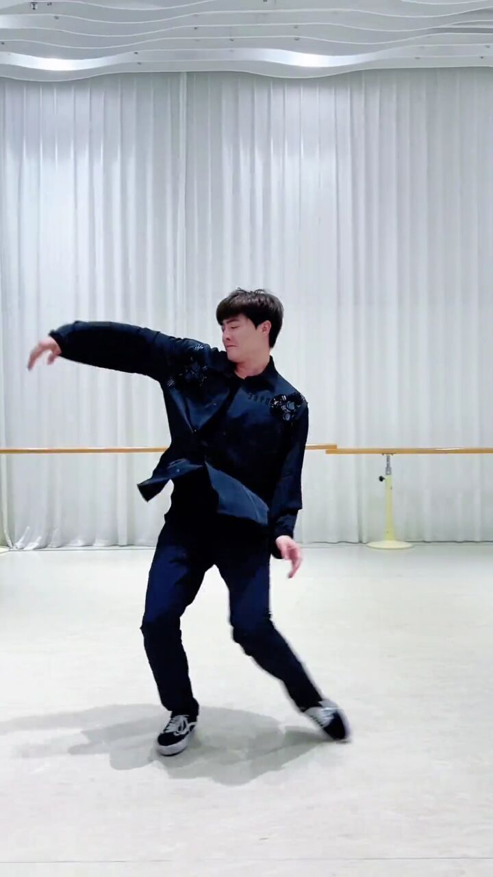 是美好的天气 #终于轮到民族舞来展示了 #草原上的相思酒 #刘福洋编舞