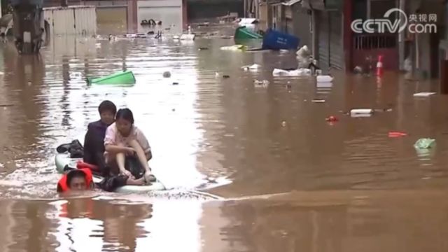 湖南:罕见强降雨,平江县遭遇严重洪涝灾害