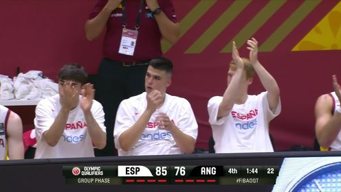 《FIBA》手握领先优势！西班牙球员见缝插针突破上篮轻松得手