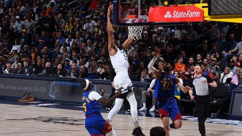 《TOP时刻》【原声】5日NBA十佳球 穆雷潇洒反身拉杆秀翻全场 爱德华兹体前双变相无解干拔