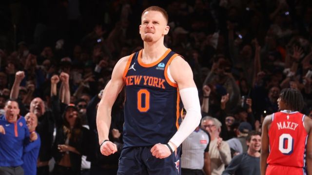 NBA奇迹翻盘！尼克斯14秒连追6分 总分2-0领先费城
