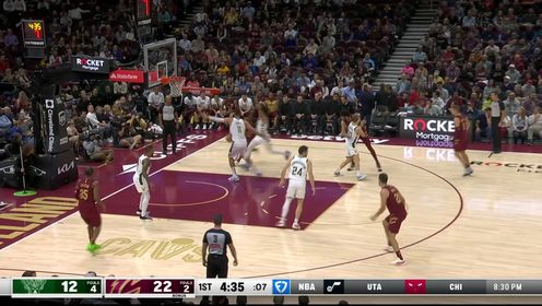 《NBA骑士》主场就该秀起操作！加兰强突篮下潇洒转身上篮戏耍杰克逊