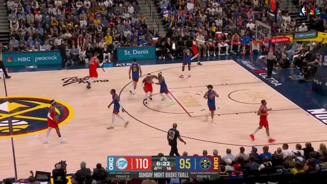 闲庭信步完成进攻 亚历山大撤步中距离轻松将球打进