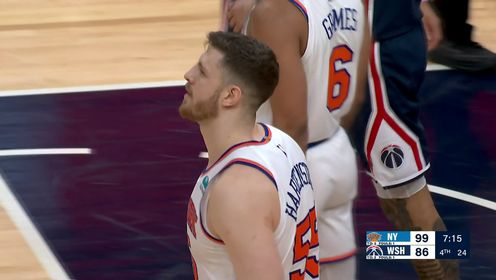 《NBA全场集锦》还没到结束的时候 库兹马接球空切怒取2+1
