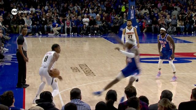 活力小子登场！布劳恩第二节积极性拉满 里突外投连取5分