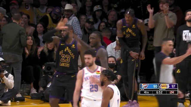 詹姆斯空切上篮命中！徐静雨：开始咔咔练上健身了，舒展筋骨，活血化瘀