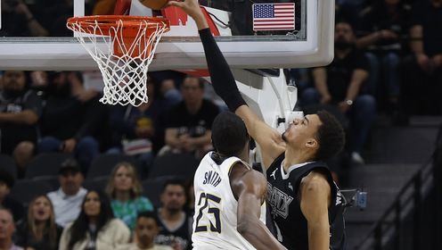 《TOP时刻》4日NBA最佳扣篮 文班亚马突破隔扣杰伦-史密斯