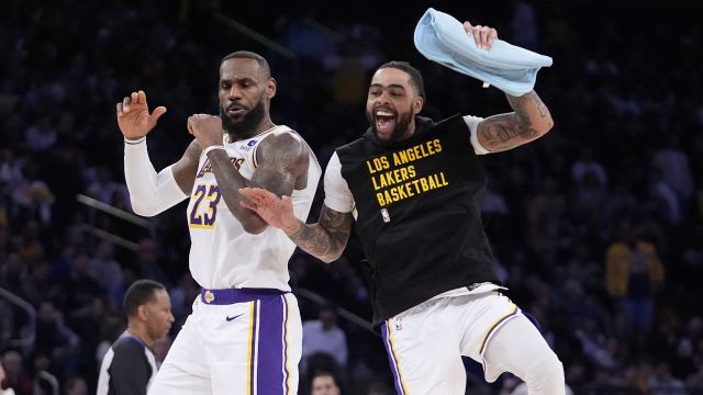 湖人vs尼克斯五佳球 克里斯蒂飚中3+1 拉塞尔与老詹完成空接表演