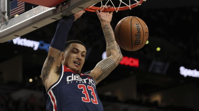 库兹马vs马刺集锦 连突内线轻取18+11