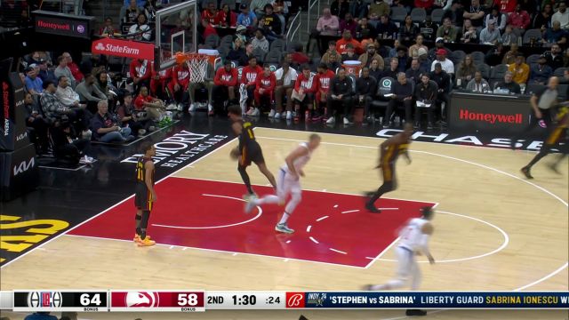 战神卡上线！莱昂纳德中场前扛起进攻 连续单打得手助队领先