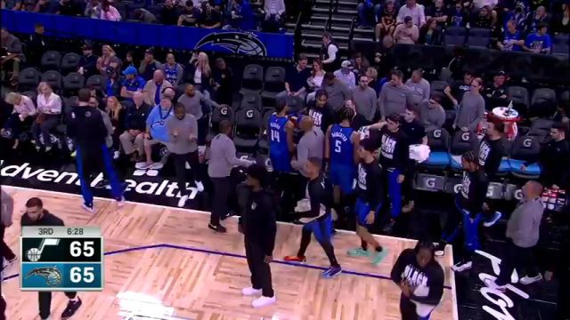 NBA常规赛：爵士vs魔术第3节英文原声回放