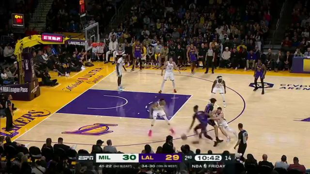 雄鹿vs湖人第2节英文原声回放