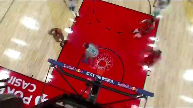 米西奇惨遭特伦特迎面抢断 后者顶着布里奇斯强势杀筐拿下2分