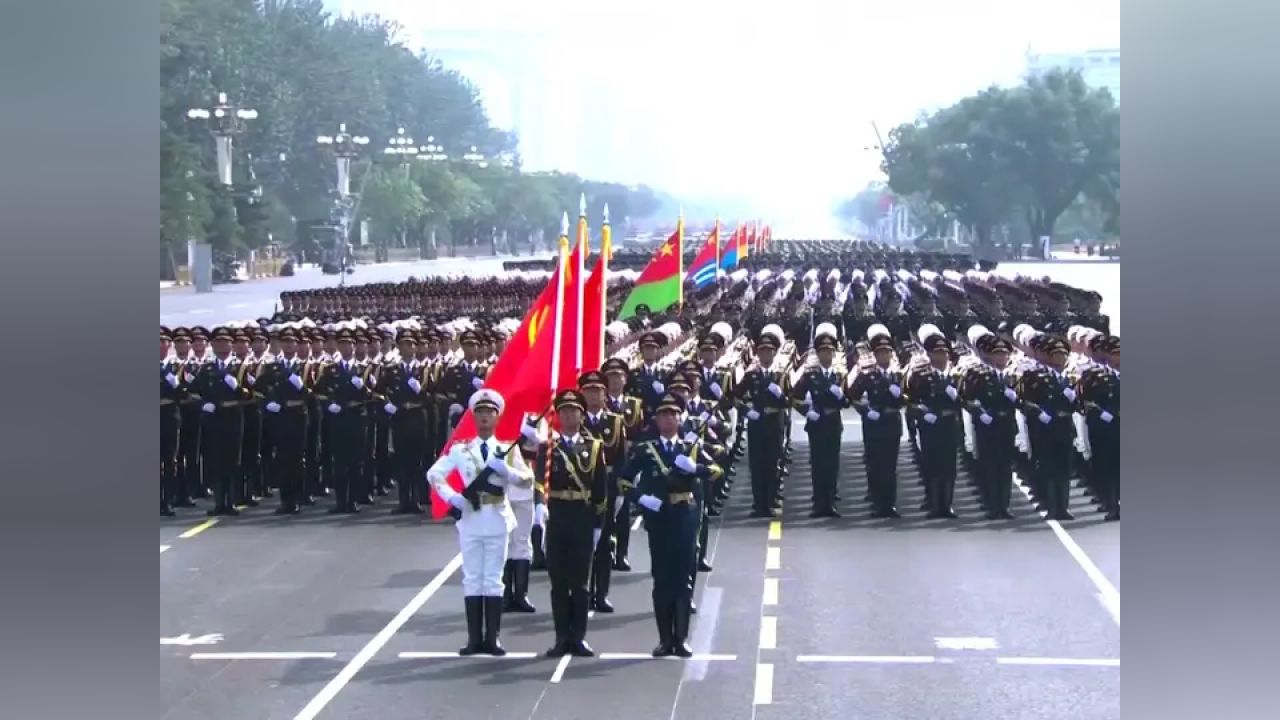 九三阅兵高燃瞬间来了!这里汇聚了阅兵中的每一个热血瞬间,整齐划一的步伐、威武雄壮的装备,每一帧都彰显大国风采。快来沉浸式重..._高清 ...