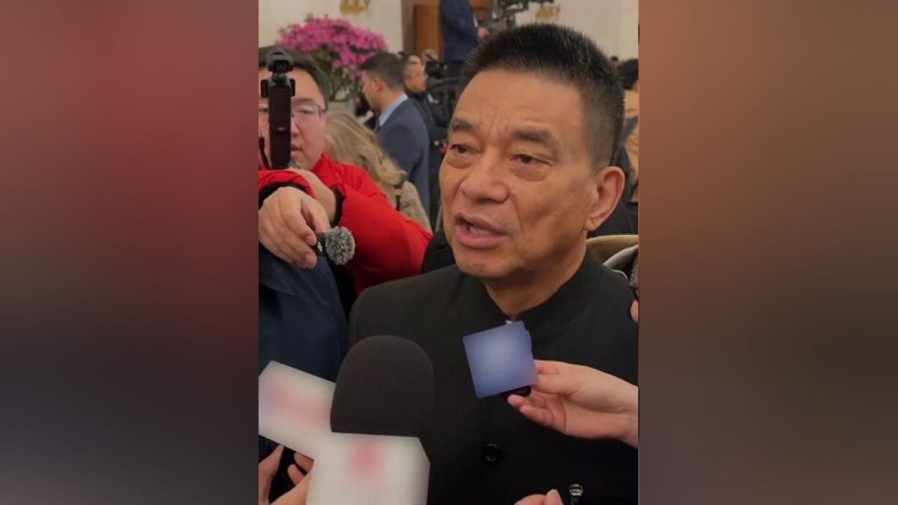 全国政协委员刘永好谈中企出海:我们敢拼敢干在海外竞争力强 3月5日,全国政协委员、新希望集团董事长刘永好接受新京报记者采..._高清1080P ...