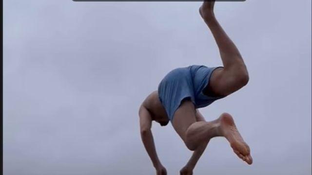 看着就冷！克莱晒出自己跳水冬游视频 网友神评：原来他手感冰凉是有原因的