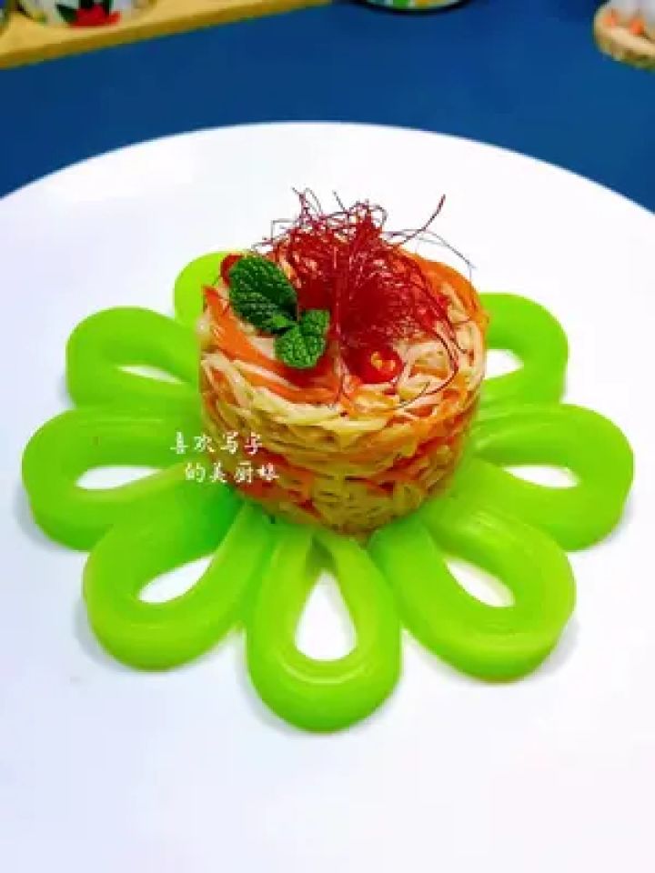 简单的造型,做一道高颜值美食,好吃又好看#美食 ##凉菜摆盘装饰技巧
