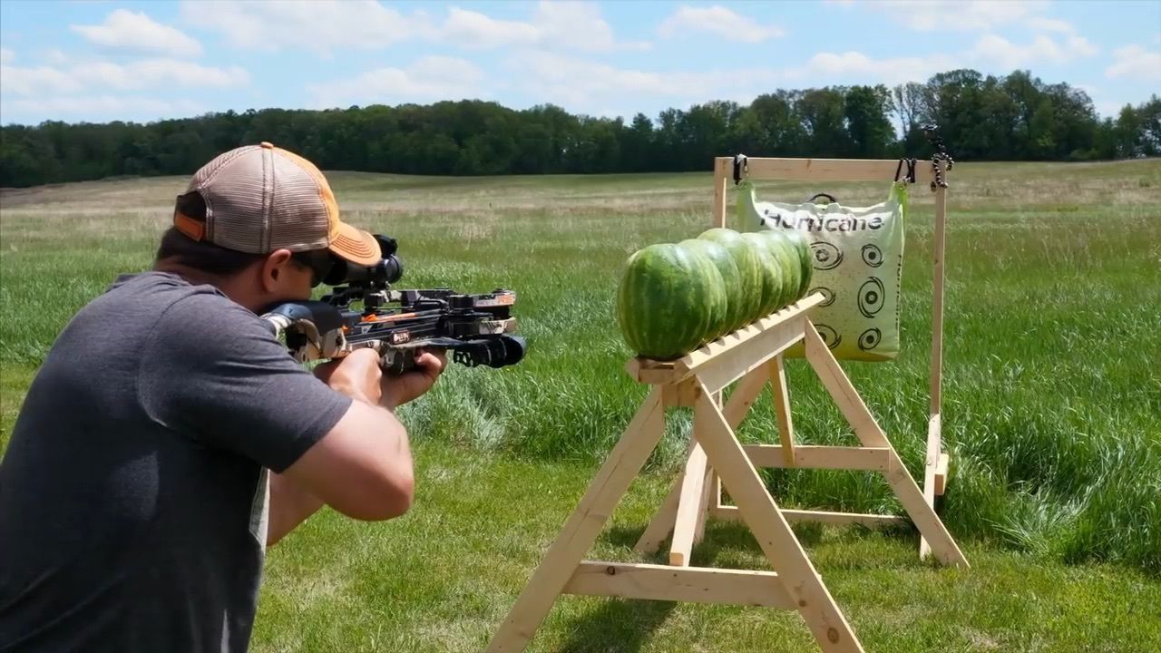 国外合法拍摄巴斯黑风折叠黑风t2复合弓弩黑风t3十字弩绞盘弩户外打靶