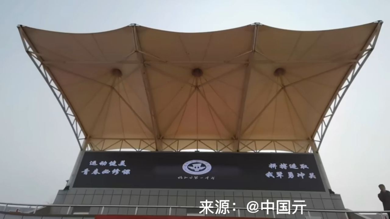 临江一中跑操活力四射(@中国亓)