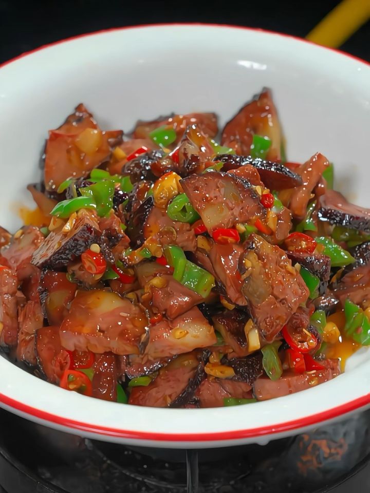 今日份如何做猪血丸子|太喜欢吃这个猪血丸子了,浓浓的烟熏味,平时蒸