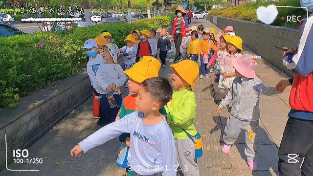 青果树卓越幼儿园 #记录幼儿园的点点滴滴 搞这么好的天气,一起“翘课”去画画吧#民办幼儿园 #幼儿园家园共育.