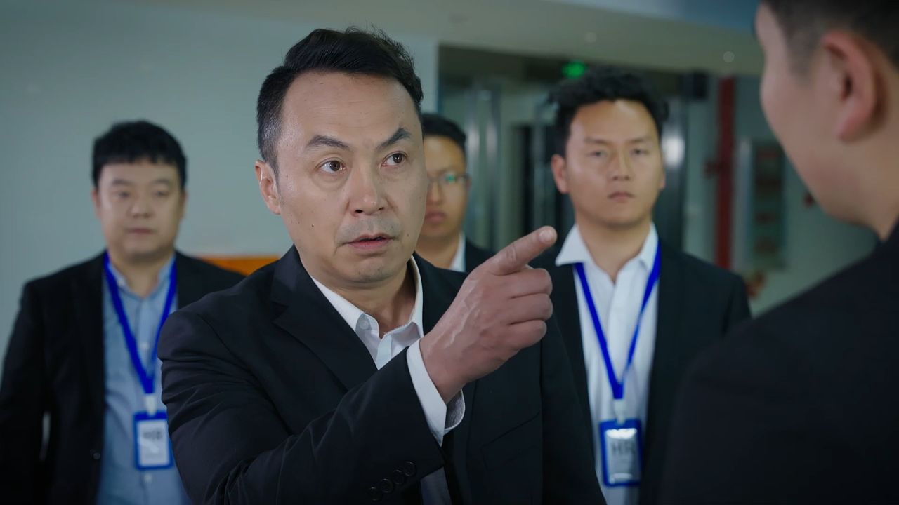 陈翔六点半:职场无间风云起,反间计里定乾坤