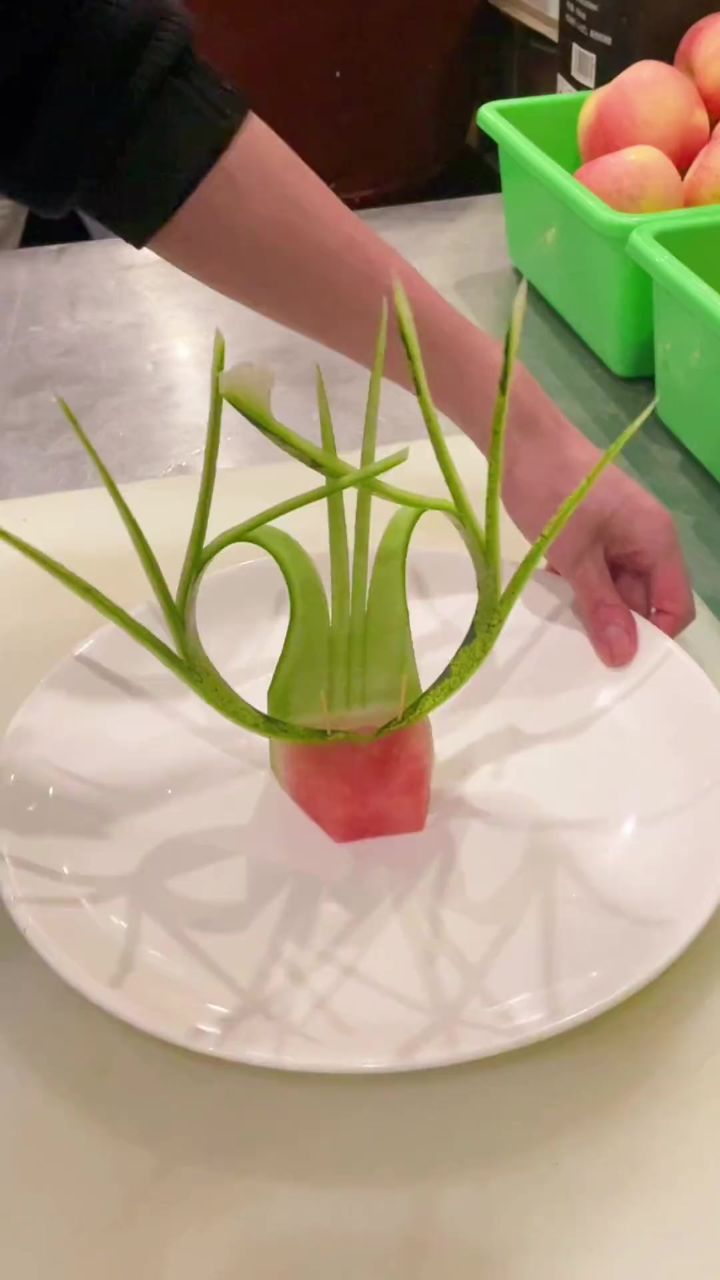 慢工出细活,我来教会你一个西瓜皮拉花