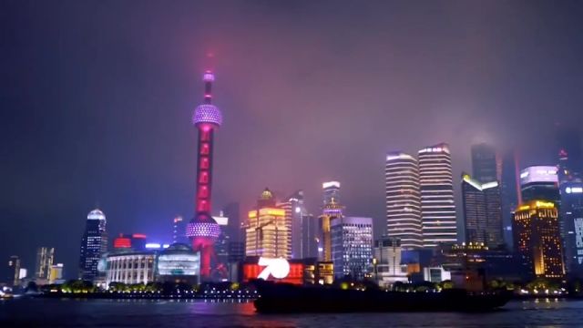 上海外滩白天与黑夜的风景,无论你喜不喜欢,我都喜欢,因为这是我最喜欢的地方.#创作灵感 #外滩夜景 #城市的夜晚 #精彩片段 #灯光秀