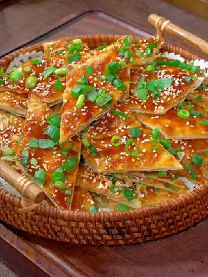 焦香酥脆,酱香浓郁一点不比外面买的差.#美食#酱香饼#妈呀太香了