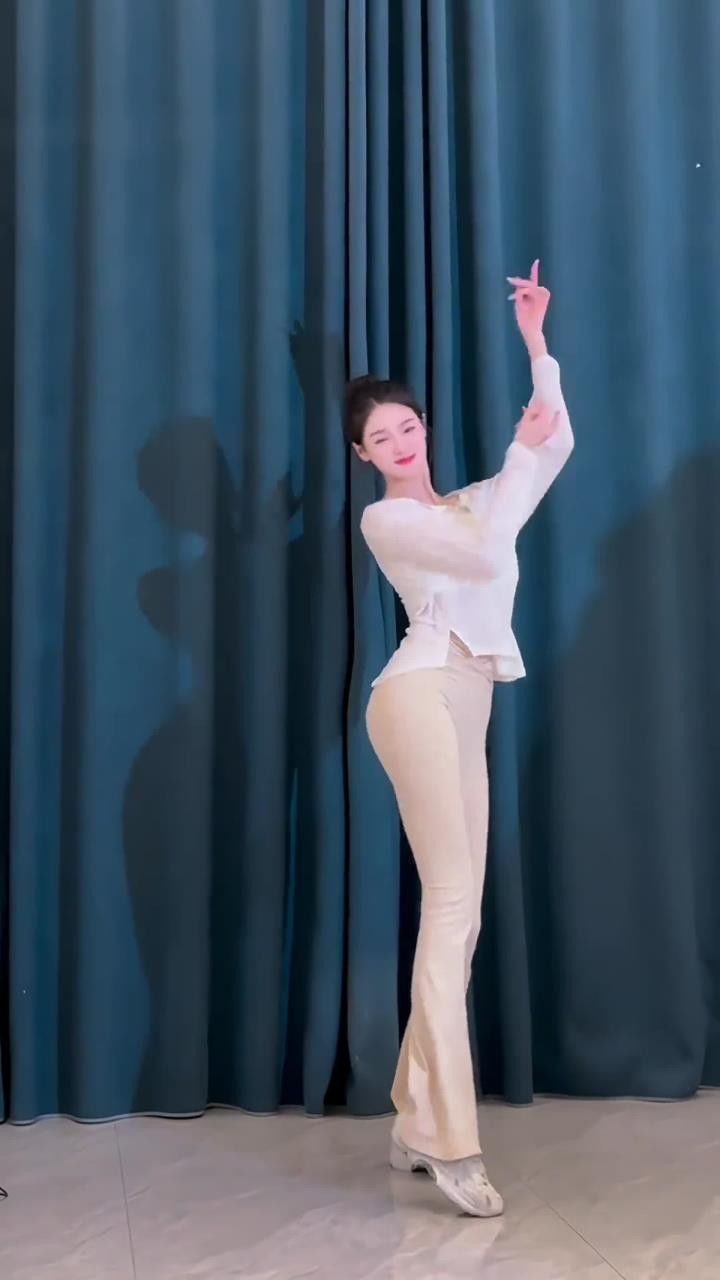 我玉米牛牛 你玉米鸡呀#大长腿#一字马#浅跳一下#负我不负她