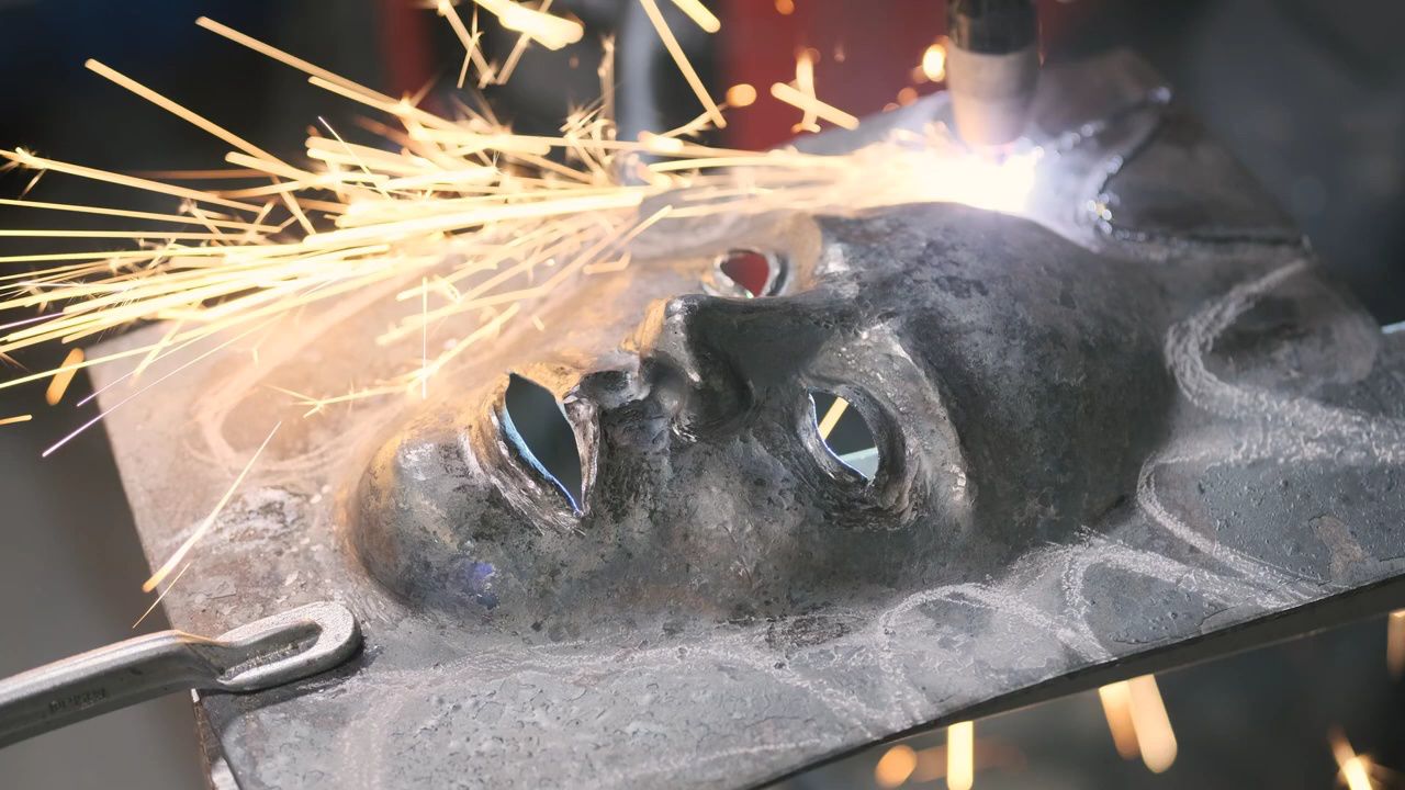 打造一款铁面具