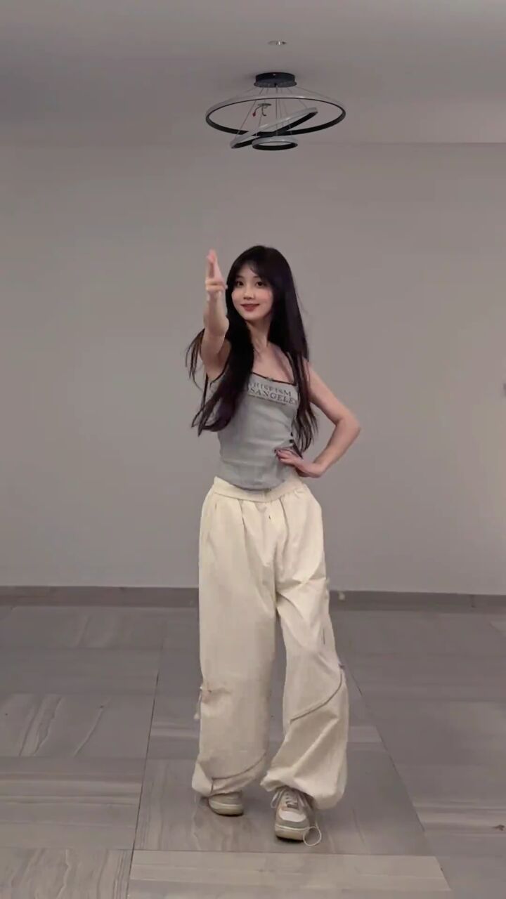 这首歌每年都火一次 #泫雅摆尾