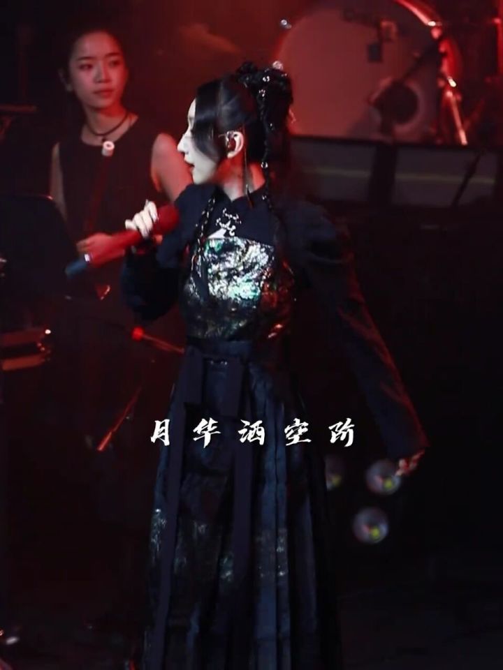 枯木犹有逢春日 人且在无相逢时. #春庭雪 #等什么君